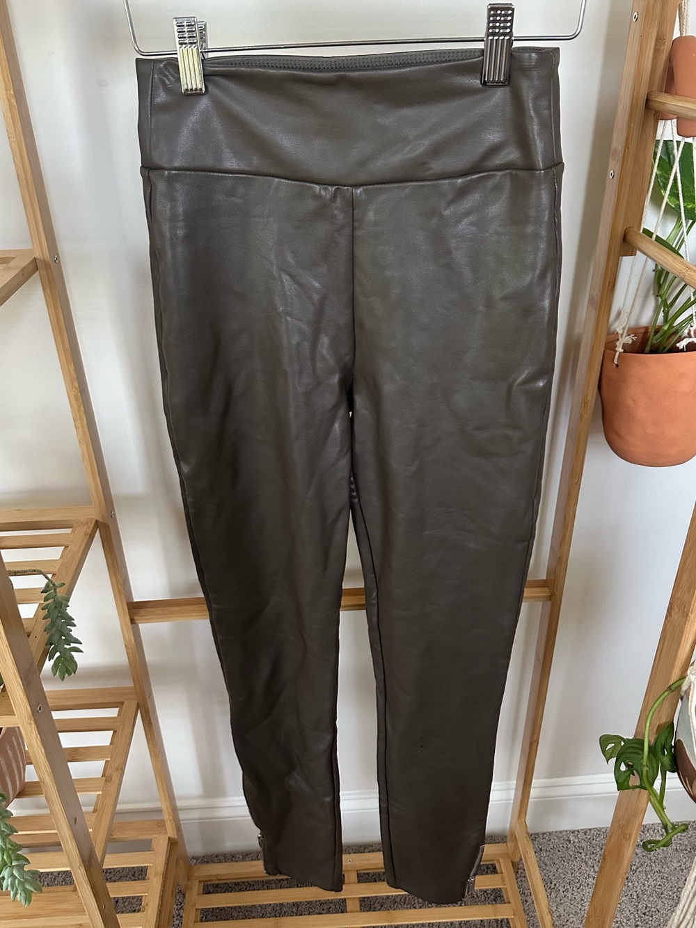 NWT Abercrombie & Fitch Faux Leather Leggings